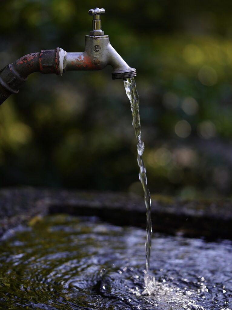 water, nature, tap, sink, bathtub, drink, pour, sauna, iron, stone, fountain, drain, drop, wash, old, wet, rust